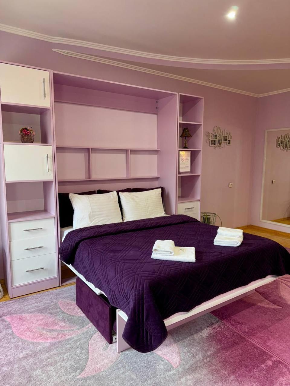 Apartments Provence チェルニウツィー エクステリア 写真