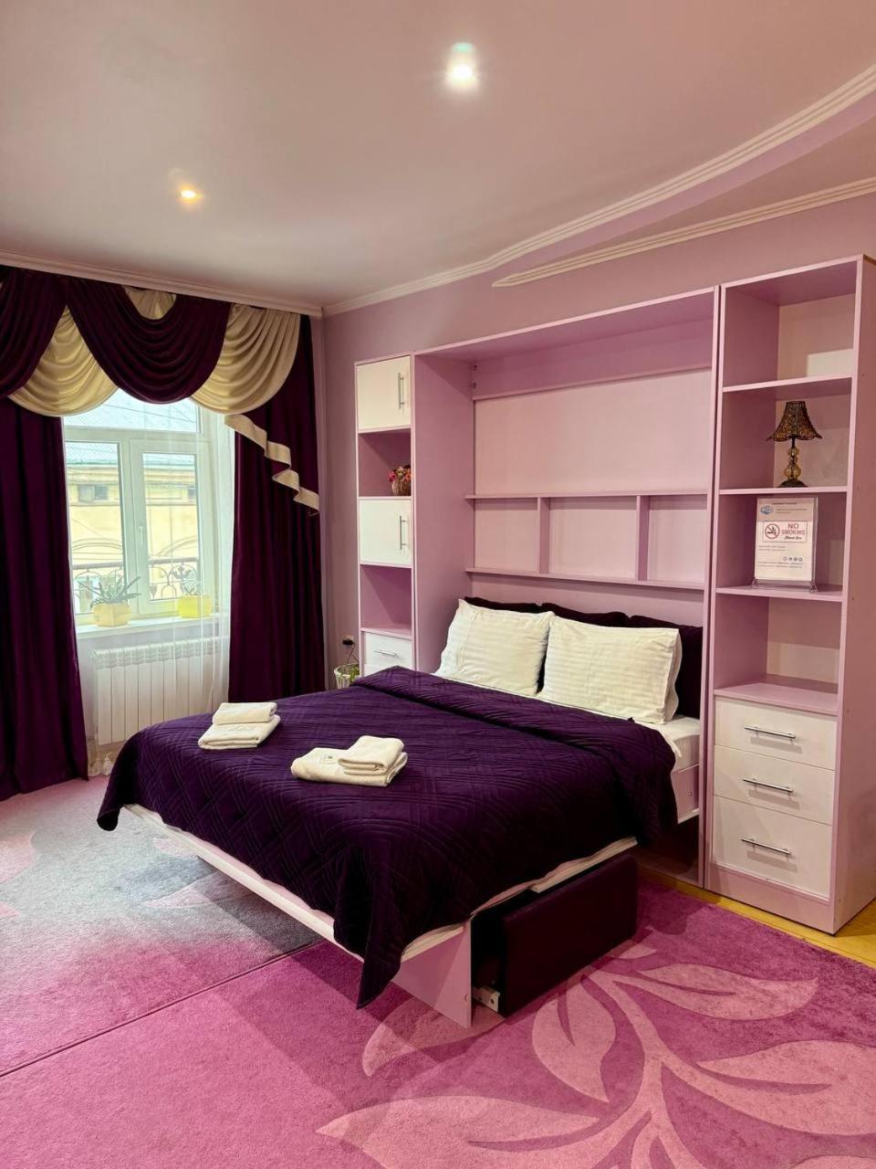 Apartments Provence チェルニウツィー エクステリア 写真